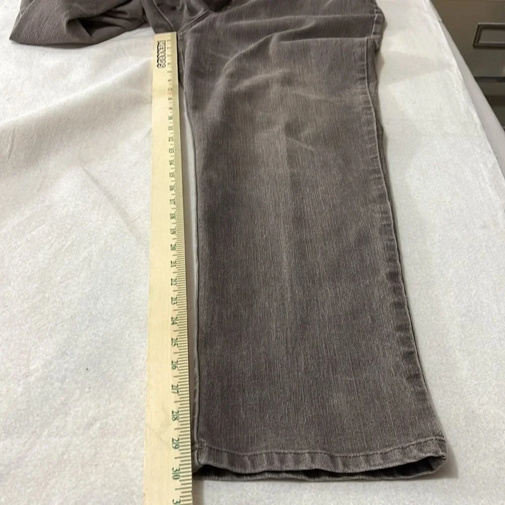 Gloria Vanderbilt Amanda Jeans Slimming Effect Womens Size 16 Brown Straight Leg